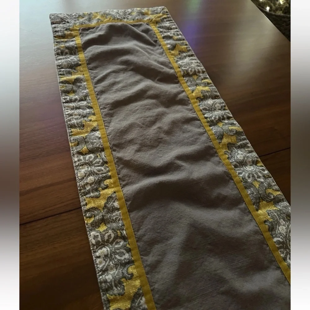 Threshold Brown Yellow Cream Table Runner